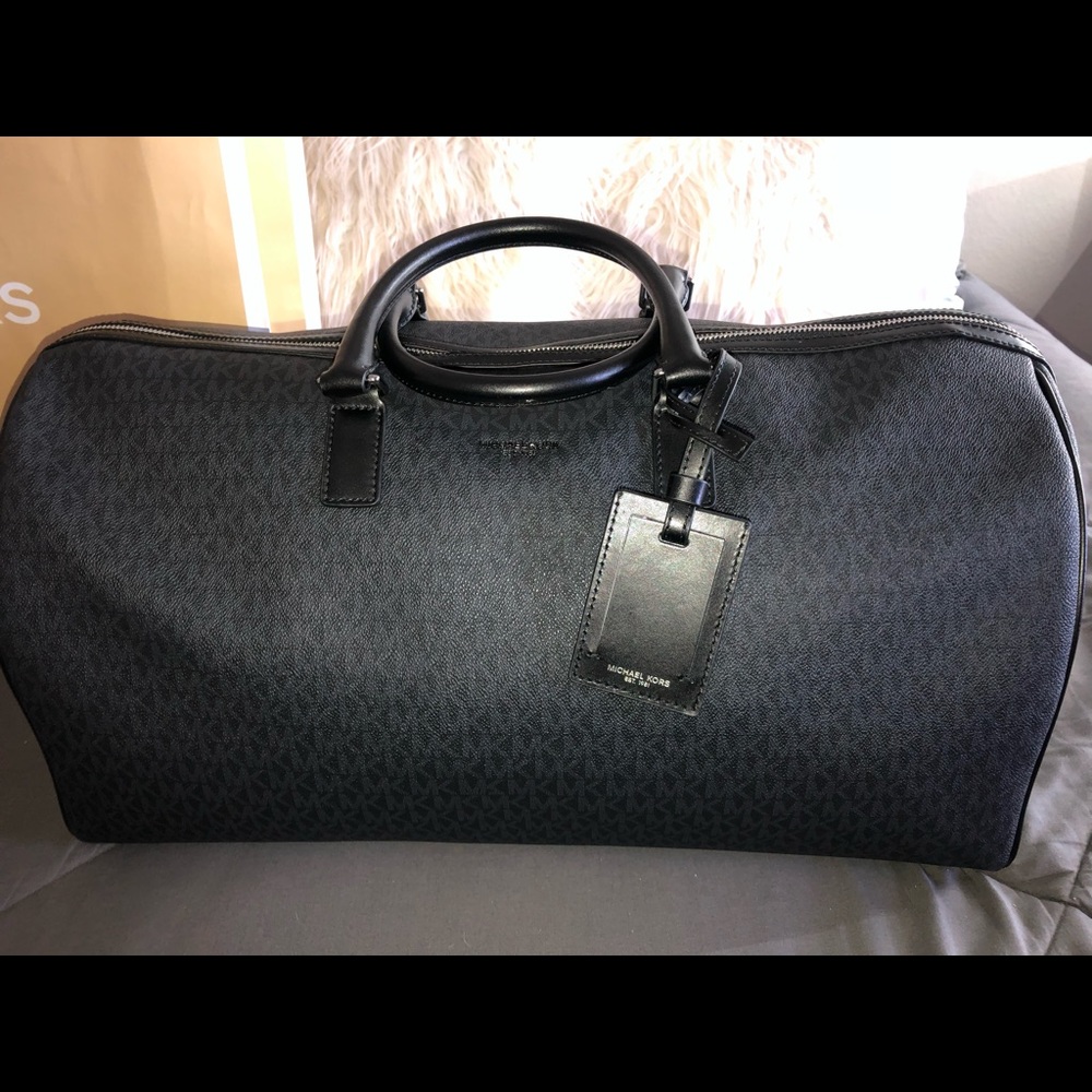 Authentic Michael Kors luggage - Picture 7 of 7